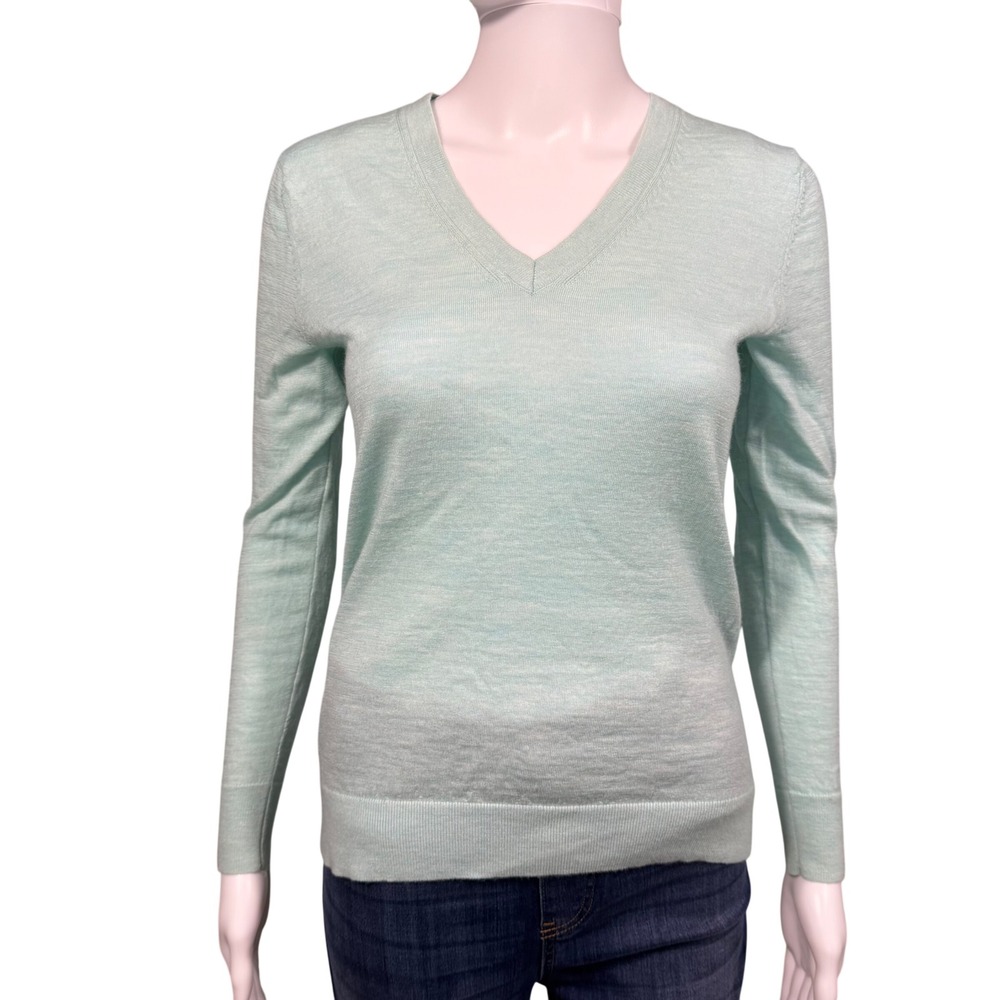 Banana Republic 100% Merino Wool V-Neck Sweater Mint XS Long Sleeve Classic Chic